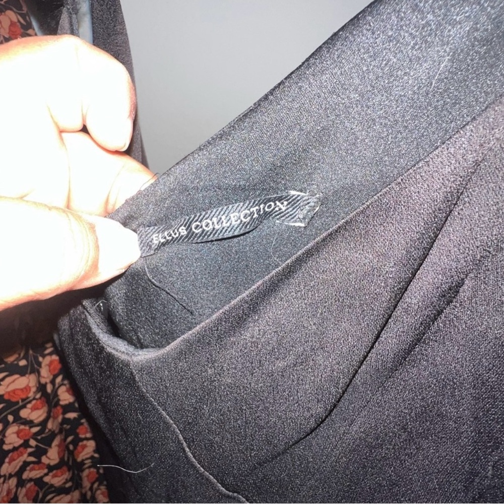 Sophisticated Black Dress - Picture 7 of 8